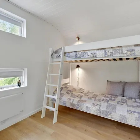 Feriehus Amazing In With Sauna