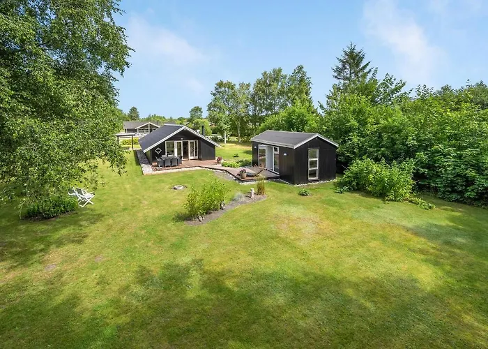 Feriehus Amazing In With Sauna